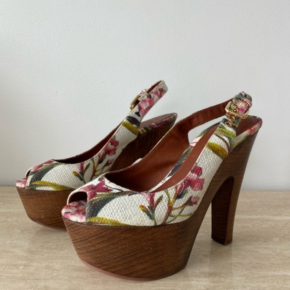 Brand New Dolce & Gabbana Floral Platform Heels - Picture 2 of 8